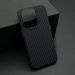 Futrola Carbon Stripes za iPhone 15 Pro (6.1) crna