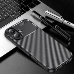Maska Carbon Defender za iPhone 17 crna